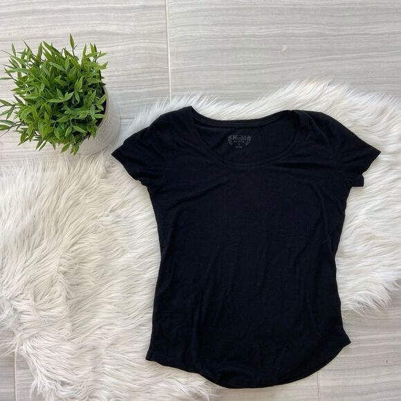 Mudd Plain Black Tee  - Picture 1 of 5